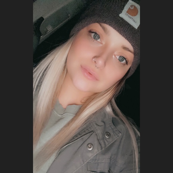 Meet your Posher, Carlie - Picture 1 of 1